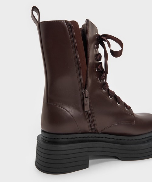 CHARLES & KEITH(チャールズ & キース)の「サテンレース プラットフォームコンバットブーツ(ブーツ・レディース・ブラック/ダークブラウン・25.5cm/25cm/24.5cm/23.5cm/23cm/22.5cm)」の14枚目の写真