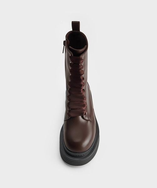 CHARLES & KEITH(チャールズ & キース)の「サテンレース プラットフォームコンバットブーツ(ブーツ・レディース・ブラック/ダークブラウン・25.5cm/25cm/24.5cm/23.5cm/23cm/22.5cm)」の15枚目の写真