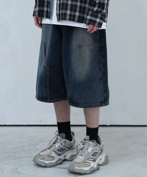 AVANDRESS(アバンドレス )の「カーペンター デニム ショーツ ライトブルー(その他パンツ・レディース・スカイブルー・X-SMALL/SMALL/MEDIUM/LARGE/X-LARGE)」の2枚目の写真