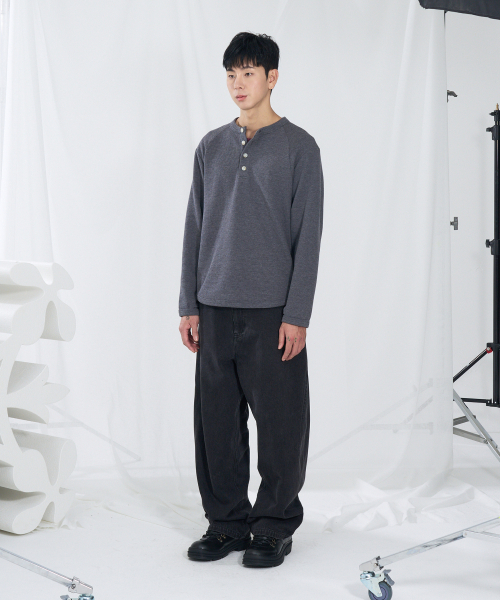 SLOWACID（スローアシッド）の「カーブドワッフルヘンリーネック[チャコール]（Tシャツ/カットソー・レディース・その他・MEDIUM/LARGE）」の5枚目の写真