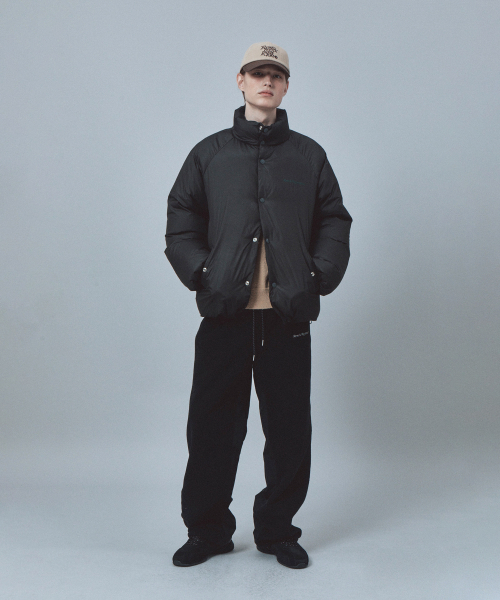Rest&Recreation(レストアンドレクリエーション)の「RAGLAN DOWN JUMPER - BLACK(ダウンジャケット/コート・メンズ・その他・ONE)」の7枚目の写真