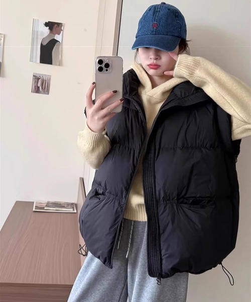 Girly Doll（ガーリードール）の「スタンドカラー中綿ベスト（ダウンベスト・レディース・ブラック/グレー/ホワイト/ブラウン・M/L）」の2枚目の写真