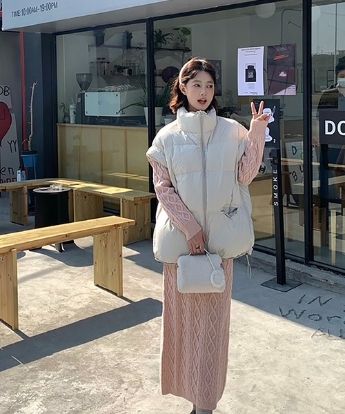 Girly Doll（ガーリードール）の「スタンドカラー中綿ベスト（ダウンベスト・レディース・ブラック/グレー/ホワイト/ブラウン・M/L）」の9枚目の写真