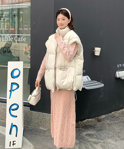 Girly Doll（ガーリードール）の「スタンドカラー中綿ベスト（ダウンベスト・レディース・ブラック/グレー/ホワイト/ブラウン・M/L）」の11枚目の写真