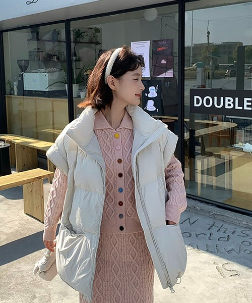 Girly Doll（ガーリードール）の「スタンドカラー中綿ベスト（ダウンベスト・レディース・ブラック/グレー/ホワイト/ブラウン・M/L）」の14枚目の写真