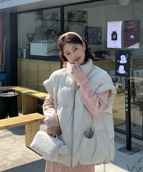 Girly Doll（ガーリードール）の「スタンドカラー中綿ベスト（ダウンベスト・レディース・ブラック/グレー/ホワイト/ブラウン・M/L）」の6枚目の写真