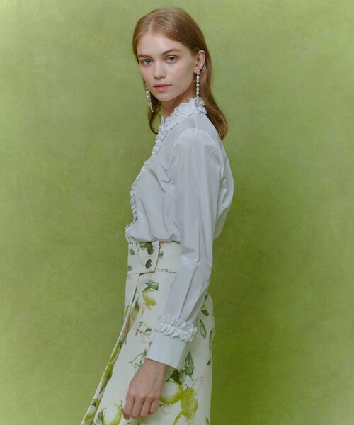 LOULOU WILLOUGHBY(ルルウィルビー)の「【LOULOU WILLOUGHBY】テクニカルギャザーブラウス(シャツ/ブラウス・レディース・ネイビー/ライトベージュ/オフホワイト・2)」の5枚目の写真