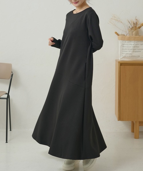 DAYRA(デイラ)の「ソリッドカラー Aライン 長袖 マキシ ワンピース(ワンピース・レディース・ネイビー/ブラウン/ブラック/グレイッシュベージュ/グレー・S/FREE)」の13枚目の写真