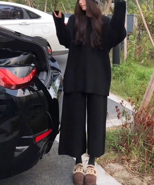 クルーネックニットトップス+ニットワイドパンツ