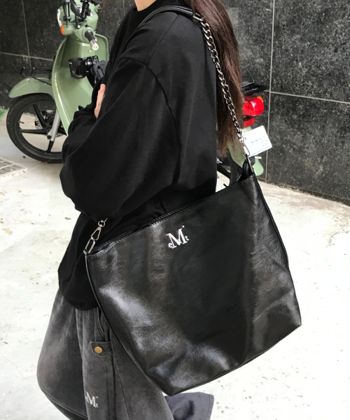 MUCENT(ムセント)の「ラックスレザーショルダーバッグクロスバッグ(成人男女共用)(メッセンジャーバッグ・レディース・ブラック・FREE)」の13枚目の写真