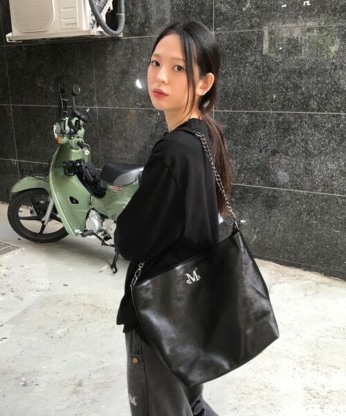 MUCENT(ムセント)の「ラックスレザーショルダーバッグクロスバッグ(成人男女共用)(メッセンジャーバッグ・レディース・ブラック・FREE)」の7枚目の写真