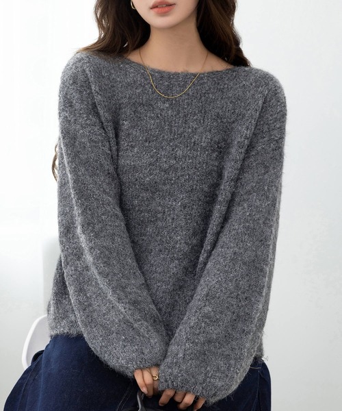 DAY CLOSET（デイ クローゼット）の「【肩魅せ2WAY】ゆるっと綺麗見せ。長袖 オーバーサイズ モヘアタッチ ニット プルオーバー レディース（ニット/セーター・レディース・ブラウン/グレー/ライトグレー/オートミール・FREE）」の6枚目の写真