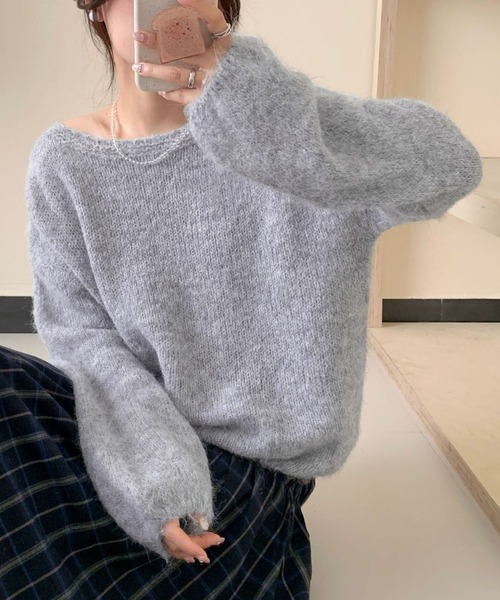 DAY CLOSET（デイ クローゼット）の「【肩魅せ2WAY】ゆるっと綺麗見せ。長袖 オーバーサイズ モヘアタッチ ニット プルオーバー レディース（ニット/セーター・レディース・ブラウン/グレー/ライトグレー/オートミール・FREE）」の7枚目の写真