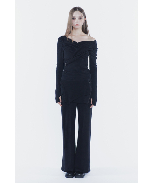 PAIN OR PLEASURE(ペインオアプレジャー)の「SOFT DRAPED OFF SHOULDER TOP black(Tシャツ/カットソー・レディース・その他・MEDIUM/SMALL)」の2枚目の写真