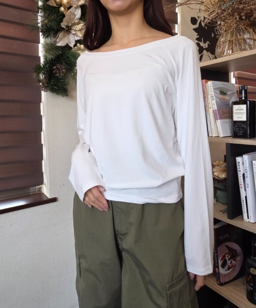 tolene(トレネ)の「ワンショルダー ドルマンスリーブ 長袖カットソー(Tシャツ/カットソー・レディース・ブラック/ホワイト・FREE)」の13枚目の写真