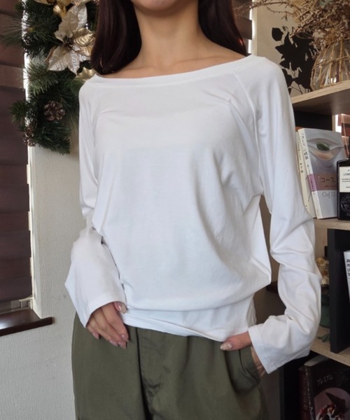 tolene(トレネ)の「ワンショルダー ドルマンスリーブ 長袖カットソー(Tシャツ/カットソー・レディース・ブラック/ホワイト・FREE)」の3枚目の写真