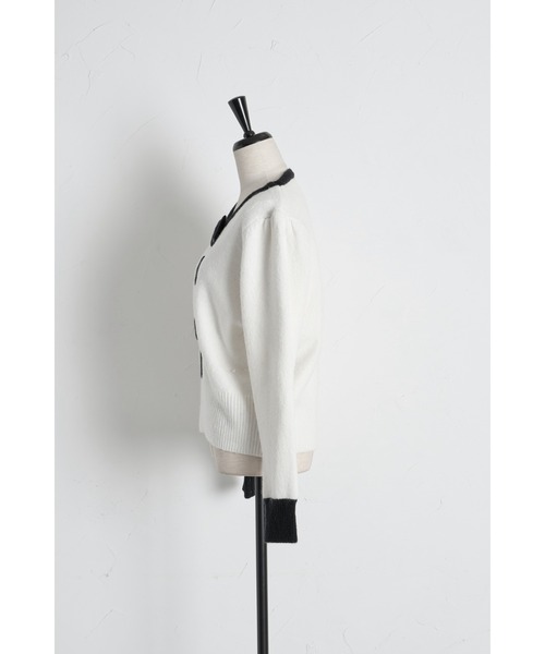 tocco closet（トッコ　クローゼット）の「【ZOZO限定】三段リボン付き配色ニットプルオーバー（ニット/セーター・レディース・ホワイト/ブラック/グレー・M）」の8枚目の写真