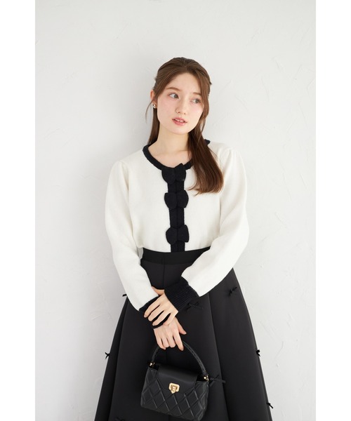 tocco closet（トッコ　クローゼット）の「【ZOZO限定】三段リボン付き配色ニットプルオーバー（ニット/セーター・レディース・ホワイト/ブラック/グレー・M）」の12枚目の写真