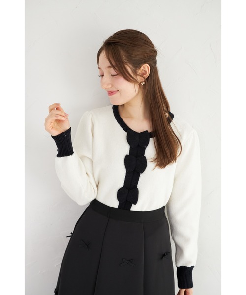 tocco closet（トッコ　クローゼット）の「【ZOZO限定】三段リボン付き配色ニットプルオーバー（ニット/セーター・レディース・ホワイト/ブラック/グレー・M）」の13枚目の写真