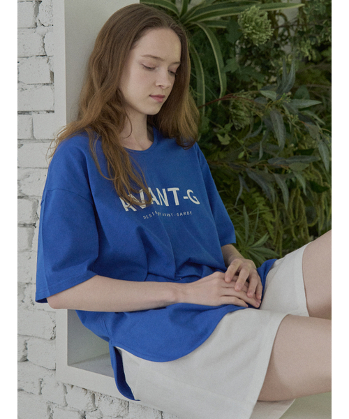 AVANT-G(アバン)の「V-neck Overfit Logo T-shirt - BLUE(Tシャツ/カットソー・レディース・その他・FREE)」の1枚目の写真
