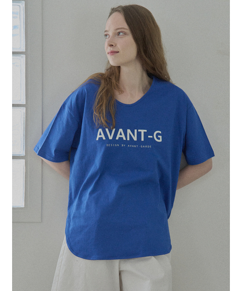 AVANT-G(アバン)の「V-neck Overfit Logo T-shirt - BLUE(Tシャツ/カットソー・レディース・その他・FREE)」の2枚目の写真