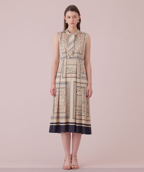 ANAYI（アナイ）の「スカーフプリントボウタイ ワンピース（ワンピース・レディース・オフホワイト/ネイビー/ベージュ・38/36/34）」の11枚目の写真