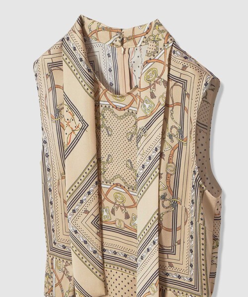 ANAYI（アナイ）の「スカーフプリントボウタイ ワンピース（ワンピース・レディース・オフホワイト/ネイビー/ベージュ・38/36/34）」の20枚目の写真