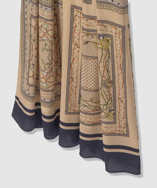 ANAYI（アナイ）の「スカーフプリントボウタイ ワンピース（ワンピース・レディース・オフホワイト/ネイビー/ベージュ・38/36/34）」の19枚目の写真