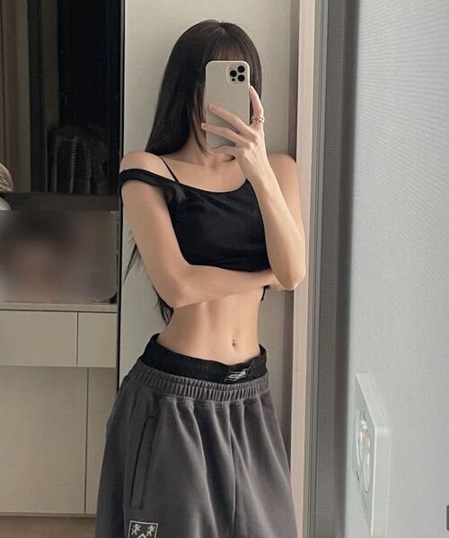 ROCKCAKE(ロックケーキ)の「Boxer Layered Curved 2way Jogger - Charcoal(スウェットパンツ・レディース・その他・X-SMALL/SMALL)」の4枚目の写真