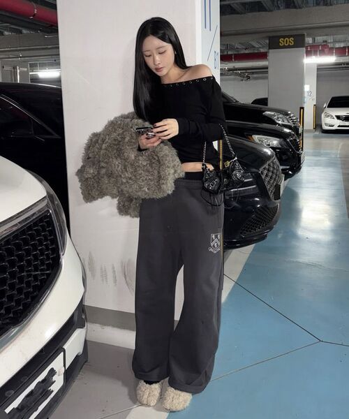 ROCKCAKE(ロックケーキ)の「Boxer Layered Curved 2way Jogger - Charcoal(スウェットパンツ・レディース・その他・X-SMALL/SMALL)」の3枚目の写真