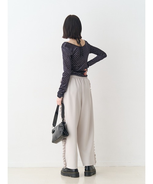 jouetie（ジュエティ）の「バレルレッグフリルトラックパンツ【セットアップ対応】（その他パンツ・レディース・ブラック/アイボリー/ブルー・MEDIUM）」の5枚目の写真