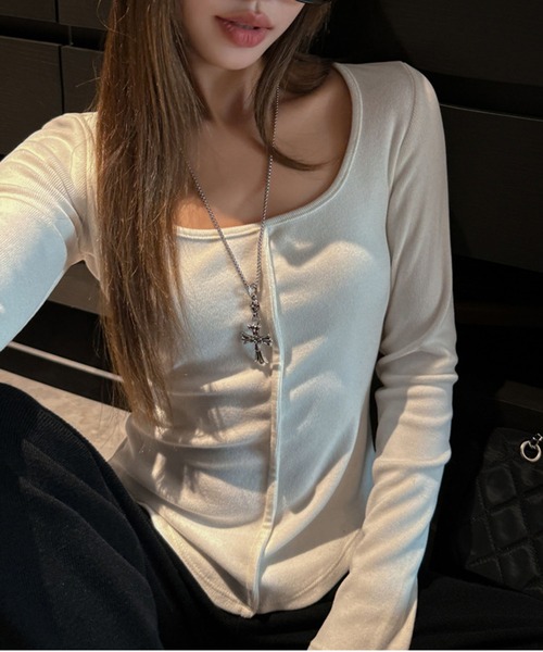 lulufa（ルルファ）の「フロントアウトリンキング裾ラウンドロンT（Tシャツ/カットソー・レディース・グレー/ブラック/ブラウン/ホワイト/チャコール・LARGE/MEDIUM）」の2枚目の写真