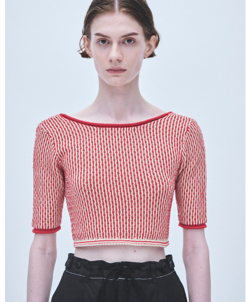 muller of yoshiokubo(ミュラーオブヨシオクボ)の「muller of yoshiokubo ミュラーオブヨシオクボ / RIPPLE LACE-UP KNIT バックリボンリップルレースアップニット / MLS26808(ニット/セーター・レディース・レッド/ブラック・38)」の1枚目の写真