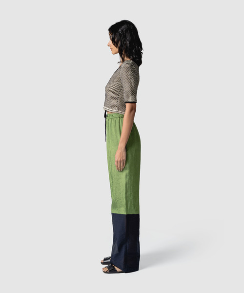 muller of yoshiokubo(ミュラーオブヨシオクボ)の「muller of yoshiokubo ミュラーオブヨシオクボ / RIPPLE LACE-UP KNIT バックリボンリップルレースアップニット / MLS26808(ニット/セーター・レディース・レッド/ブラック・38)」の4枚目の写真