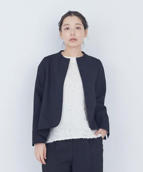 ADIEU TRISTESSE(アデュートリステス)の「リーフカットジャケット(ノーカラージャケット・レディース・ブラック/ブラック系その他/ネイビー・38/40)」の2枚目の写真