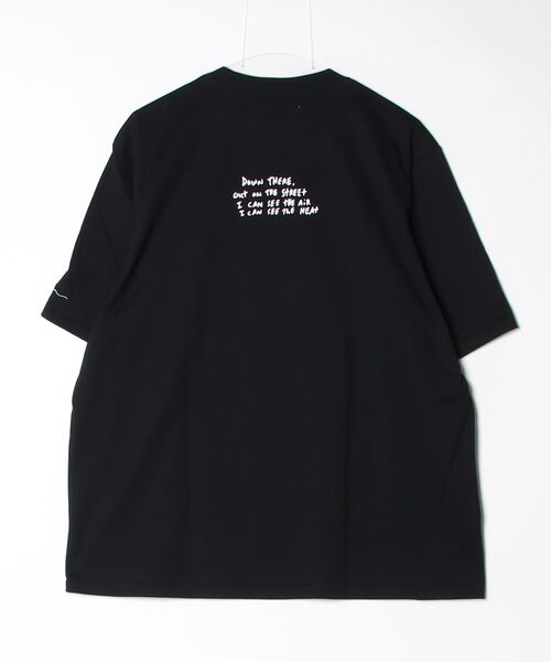 JOHN MASON SMITH(ジョンメイソンスミス)の「JOHN MASON SMITH JAI TANJU DOWN THERE S/S T-SHIRT (26SCT-#259S)(Tシャツ/カットソー・メンズ・ブラック・LARGE/X-LARGE)」の3枚目の写真