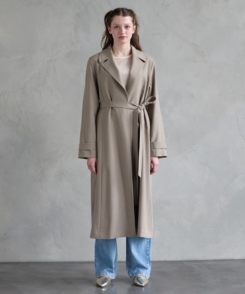 AIMER（エメ）の「アンブレラヨークバックタックラップロングコート（その他アウター・レディース・モカ/グレイッシュベージュ・MEDIUM）」の5枚目の写真