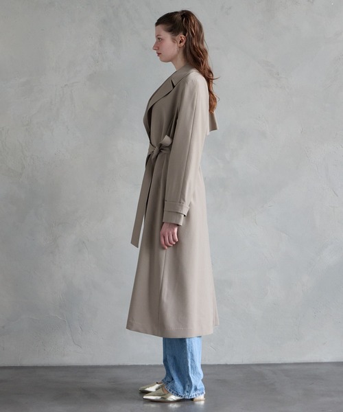 AIMER（エメ）の「アンブレラヨークバックタックラップロングコート（その他アウター・レディース・モカ/グレイッシュベージュ・MEDIUM）」の6枚目の写真