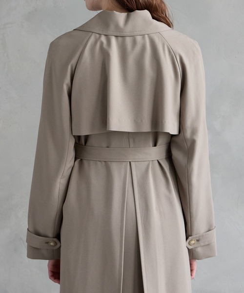 AIMER（エメ）の「アンブレラヨークバックタックラップロングコート（その他アウター・レディース・モカ/グレイッシュベージュ・MEDIUM）」の16枚目の写真