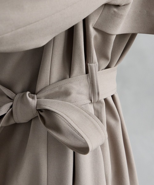 AIMER（エメ）の「アンブレラヨークバックタックラップロングコート（その他アウター・レディース・モカ/グレイッシュベージュ・MEDIUM）」の12枚目の写真