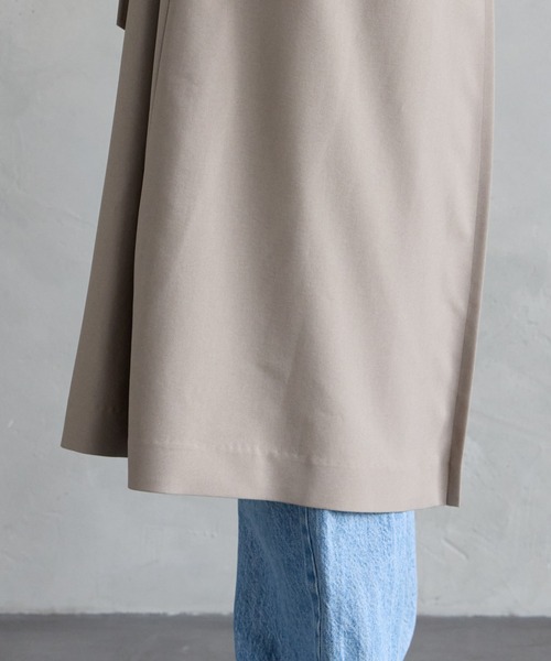 AIMER（エメ）の「アンブレラヨークバックタックラップロングコート（その他アウター・レディース・モカ/グレイッシュベージュ・MEDIUM）」の11枚目の写真