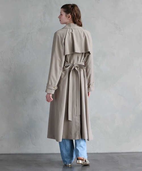 AIMER（エメ）の「アンブレラヨークバックタックラップロングコート（その他アウター・レディース・モカ/グレイッシュベージュ・MEDIUM）」の20枚目の写真