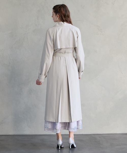 AIMER（エメ）の「アンブレラヨークバックタックラップロングコート（その他アウター・レディース・モカ/グレイッシュベージュ・MEDIUM）」の4枚目の写真