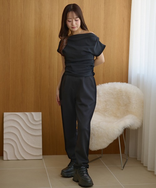 DAYRA(デイラ)の「ウエスト タック ストレート イージー パンツ(その他パンツ・レディース・ブラック/グレー/ブラウン/ネイビー・155/160/165)」の9枚目の写真