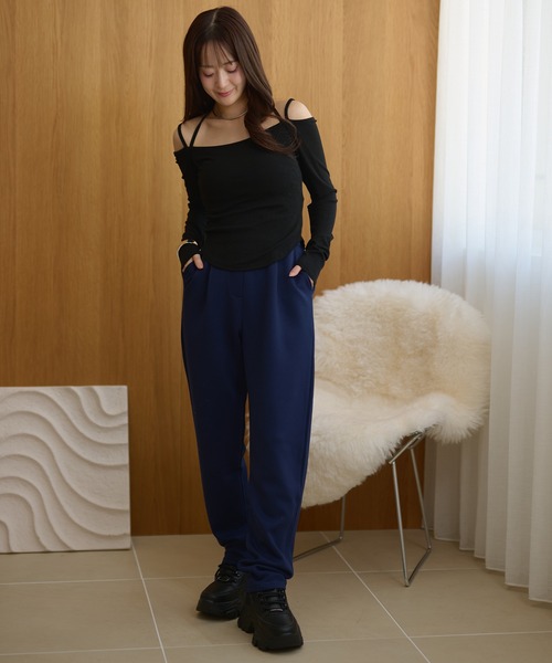 DAYRA(デイラ)の「ウエスト タック ストレート イージー パンツ(その他パンツ・レディース・ブラック/グレー/ブラウン/ネイビー・155/160/165)」の7枚目の写真