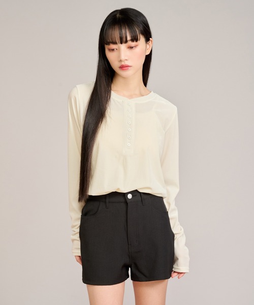 apres jour mignon(アプレジュールミニョン)の「シアーベロアヘンリープルオーバー(Tシャツ/カットソー・レディース・アイボリー/グレイッシュベージュ・LARGE/フリー)」の11枚目の写真