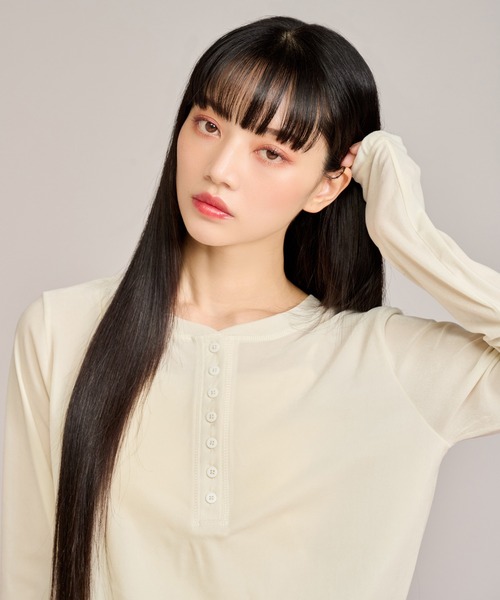 apres jour mignon(アプレジュールミニョン)の「シアーベロアヘンリープルオーバー(Tシャツ/カットソー・レディース・アイボリー/グレイッシュベージュ・LARGE/フリー)」の8枚目の写真