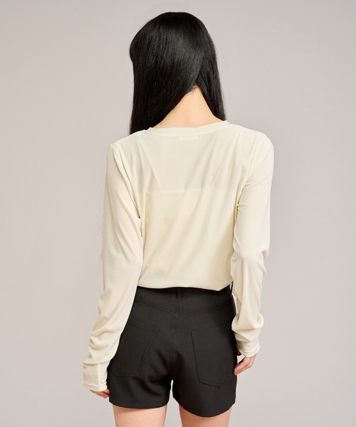 apres jour mignon(アプレジュールミニョン)の「シアーベロアヘンリープルオーバー(Tシャツ/カットソー・レディース・アイボリー/グレイッシュベージュ・LARGE/フリー)」の13枚目の写真