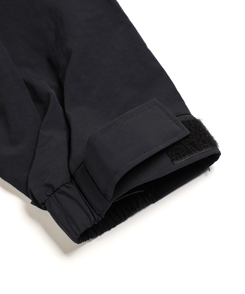 IRISHMAN（アイリッシュマン）の「【AERO】Full Zip Pocketable Hoodie / 強撥水ナイロンポケッタブルフーディー（UNISEX）（ブルゾン・メンズ・ブラック/カーキ・M/S/XL/L）」の18枚目の写真