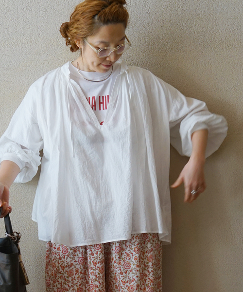 JOURNAL STANDARD LUXE（ジャーナルスタンダード　ラックス）の「ローンギャザーブラウス（シャツ/ブラウス・レディース・ホワイト/ブラック・FREE）」の2枚目の写真